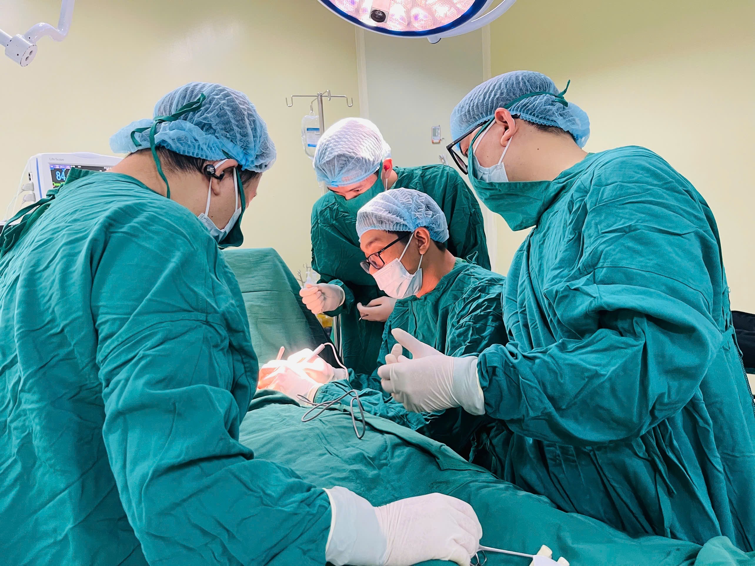 Phẫu thuật điều trị lõm lồng ngực bẩm sinh cho trẻ em tại BVĐKQN 2